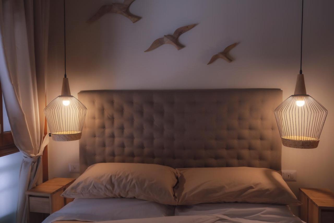 Suite Yenne Cagliari Bagian luar foto