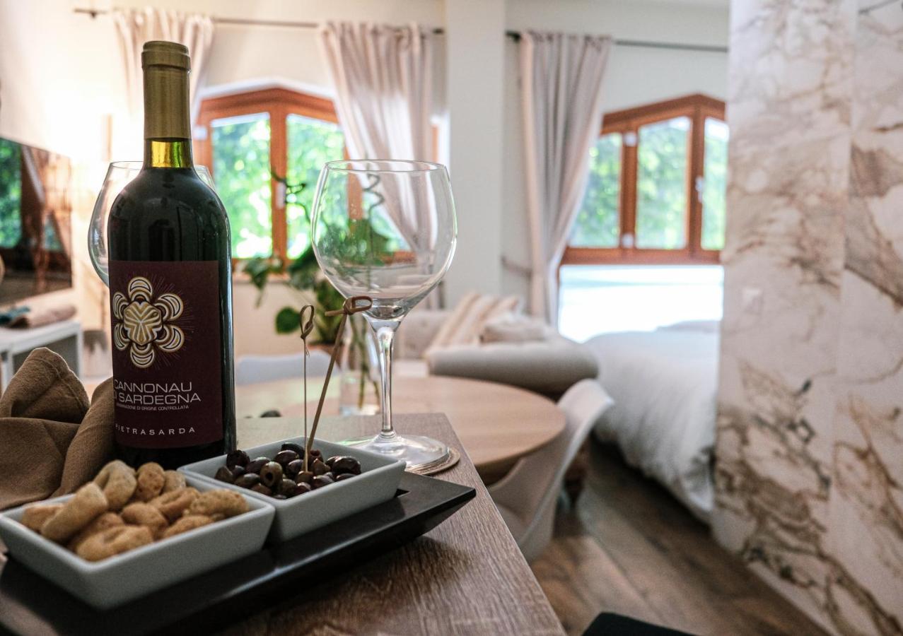 Suite Yenne Cagliari Bagian luar foto