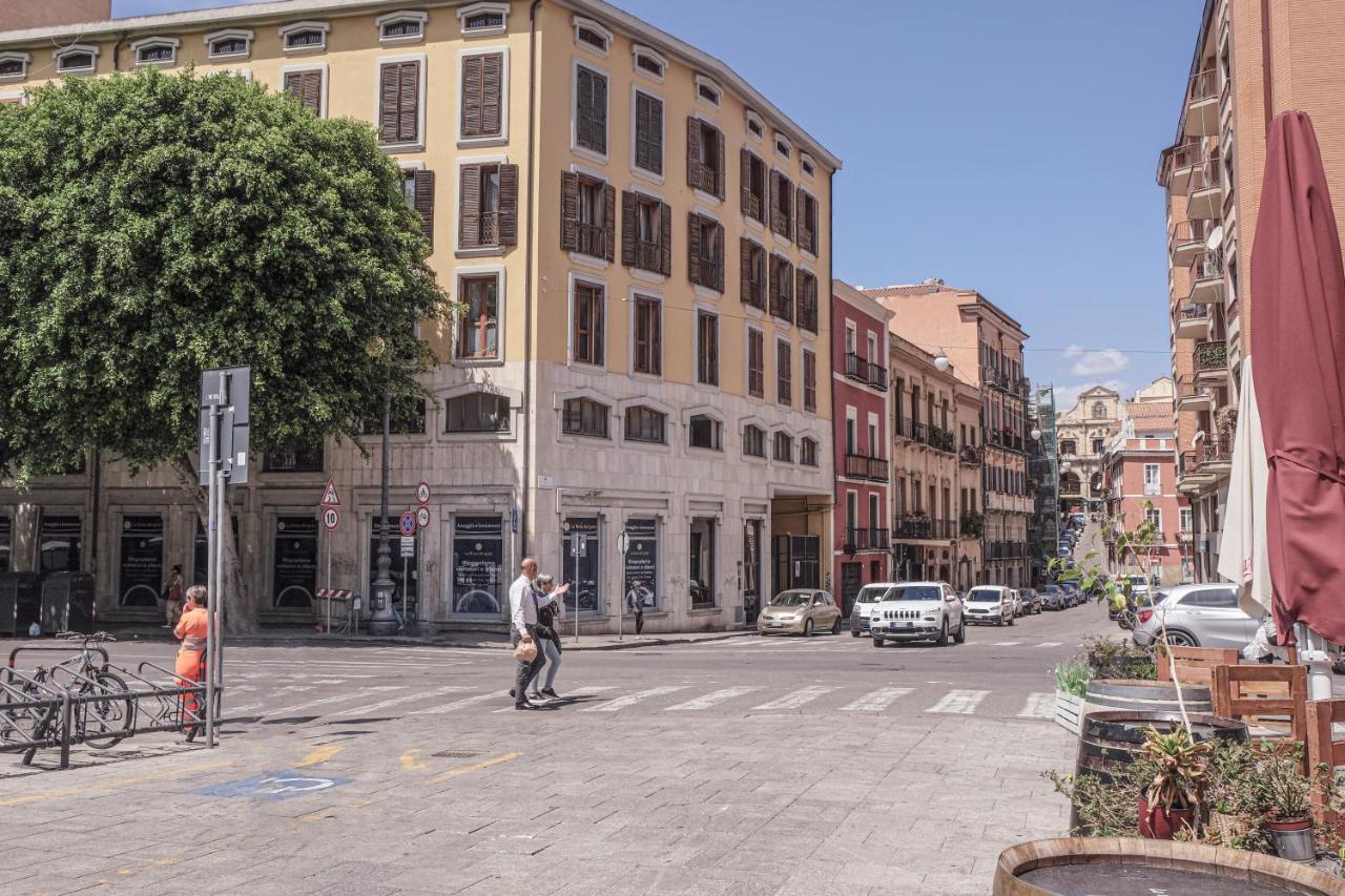 Suite Yenne Cagliari Bagian luar foto